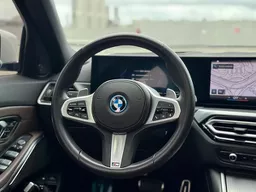 BMW 330e