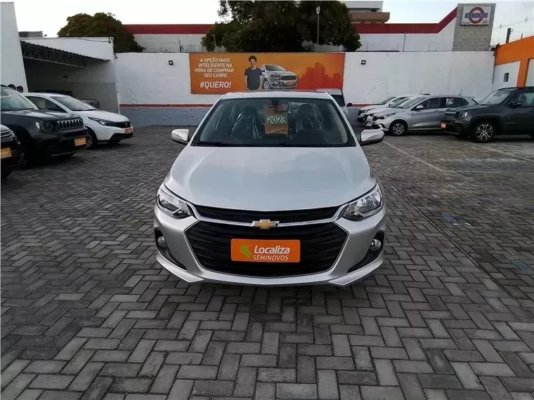 Chevrolet Onix Prata 4