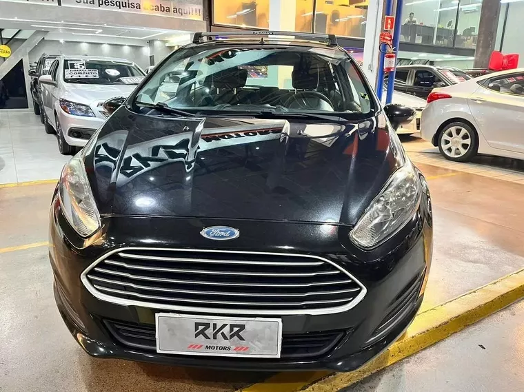 Ford Fiesta Preto 16