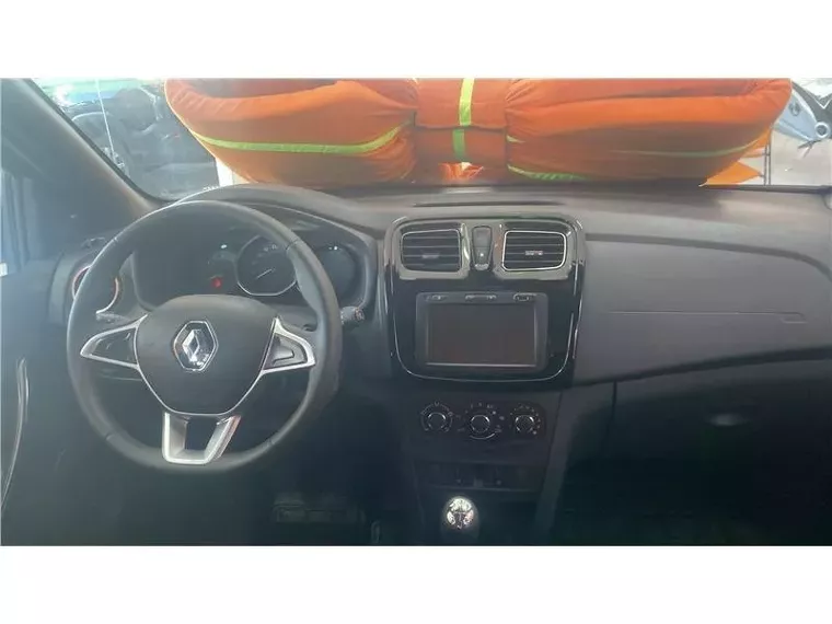 Renault Logan Prata 9