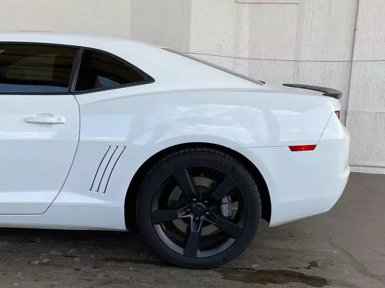 Chevrolet Camaro Branco 23