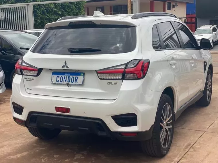 Mitsubishi Outlander Branco 2