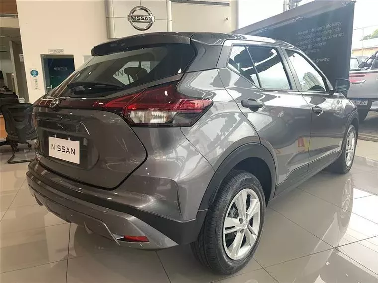 Nissan Kicks Cinza 3