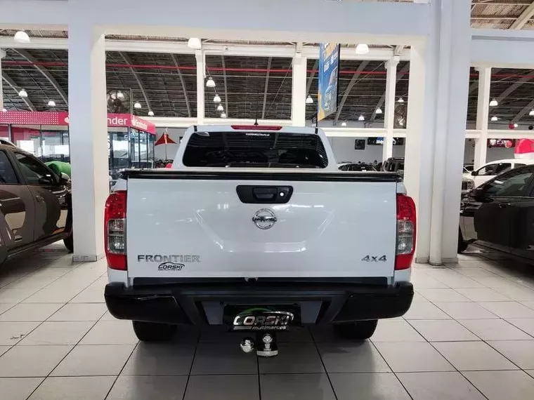 Nissan Frontier Branco 16