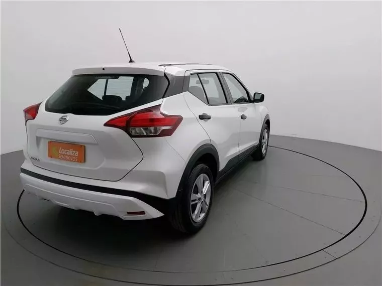 Nissan Kicks Branco 14