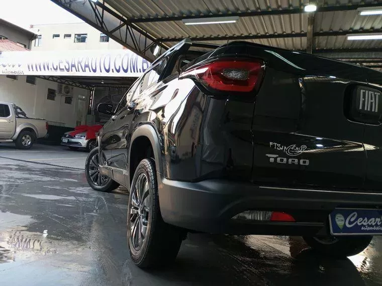 Fiat Toro Preto 14