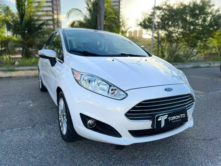 Ford Fiesta Branco 6