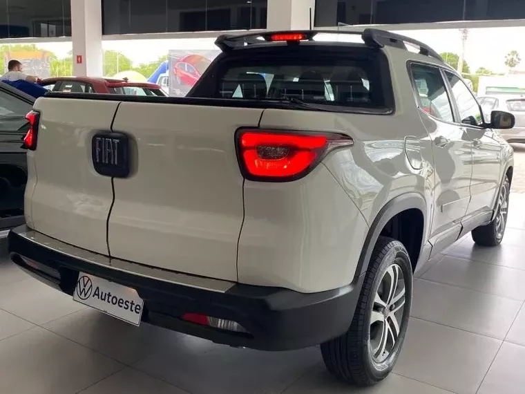 Fiat Toro Branco 2