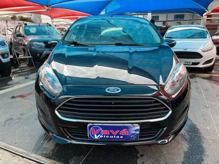 Ford Fiesta Preto 12