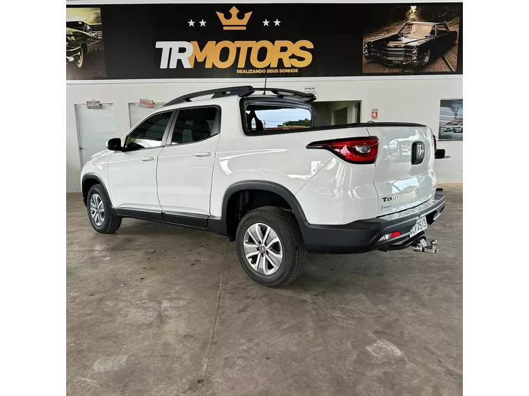 Fiat Toro Branco 4