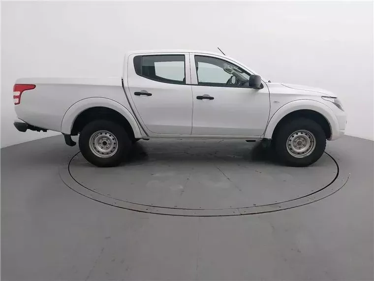 Mitsubishi L200 Triton Branco 7