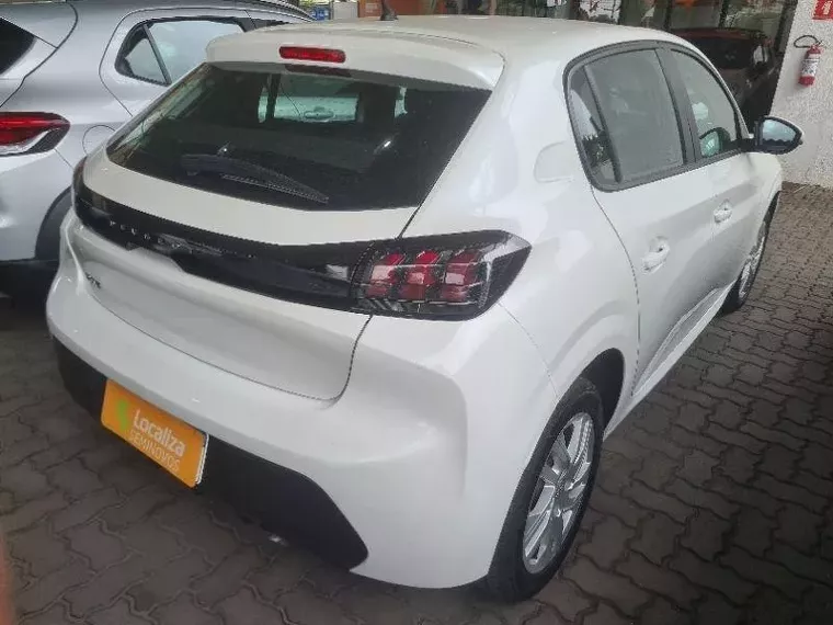 Peugeot 208 Branco 7