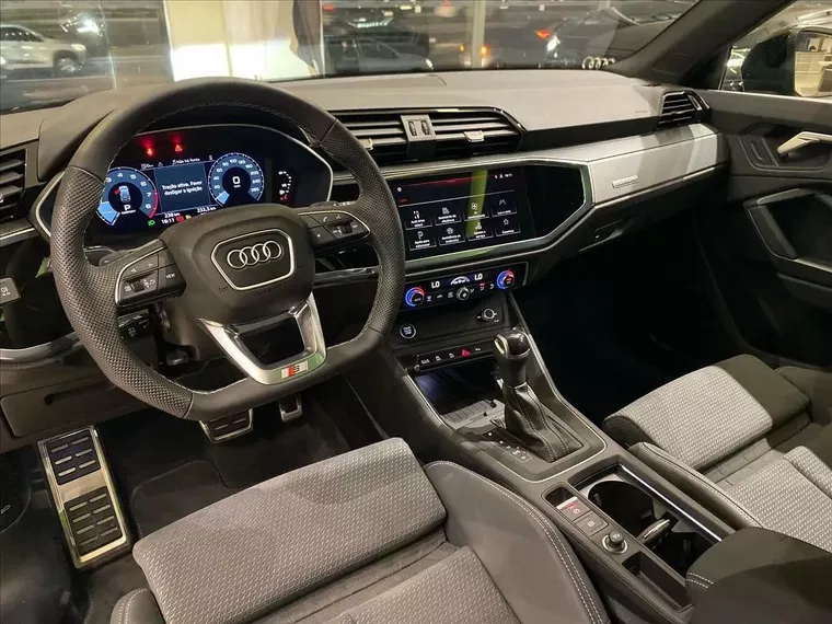 Audi Q3 Cinza 6