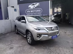 Toyota Hilux SW4