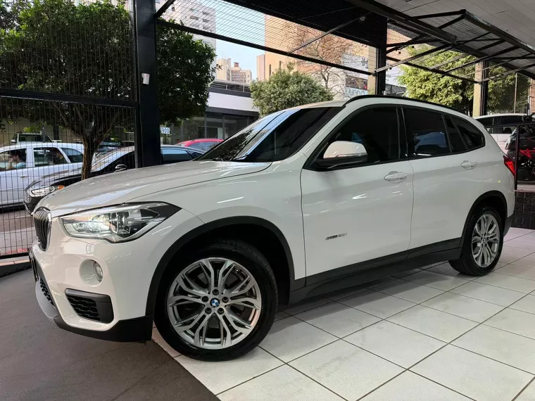 BMW X1 Branco 4