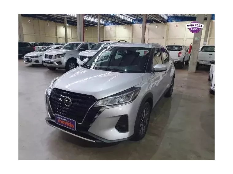 Nissan Kicks Prata 7