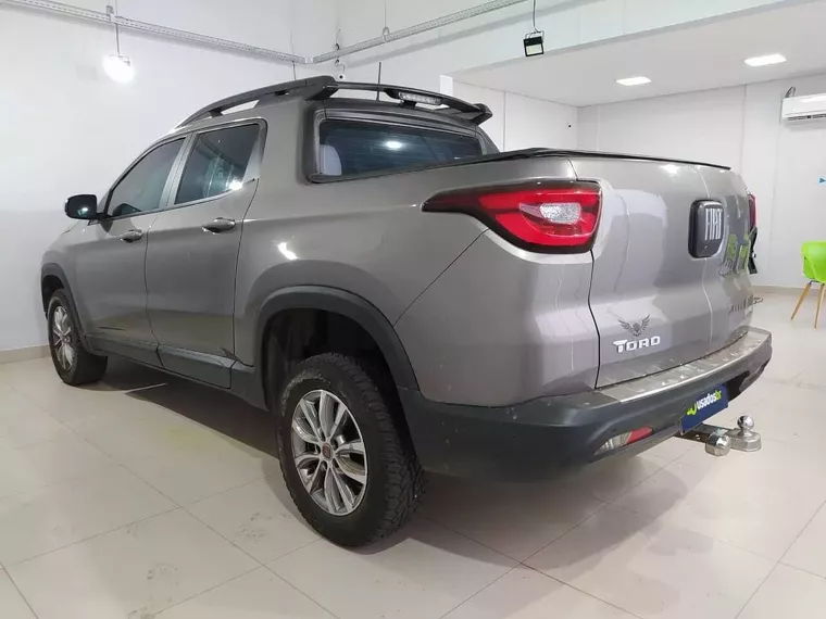 Fiat Toro Cinza 11