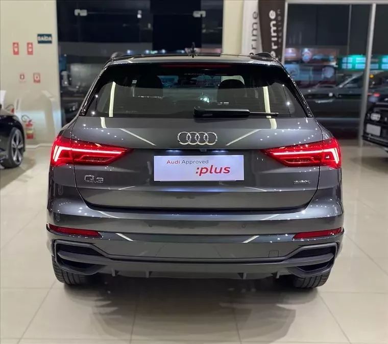 Audi Q3 Cinza 4