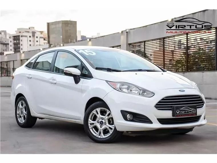 Ford Fiesta Branco 11