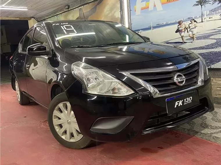 Nissan Versa Preto 9