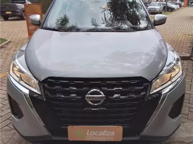 Nissan Kicks Prata 6