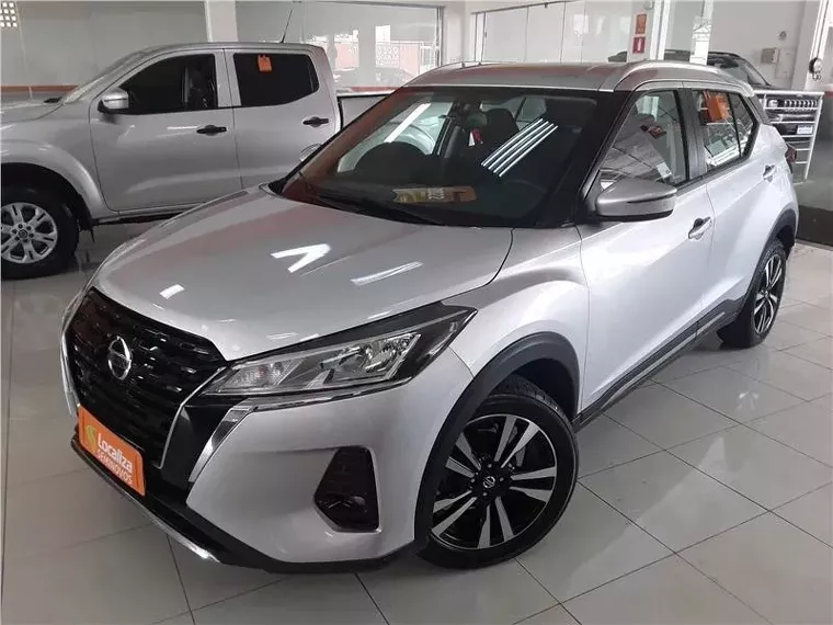 Nissan Kicks Prata 15