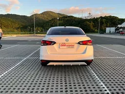 Nissan Versa