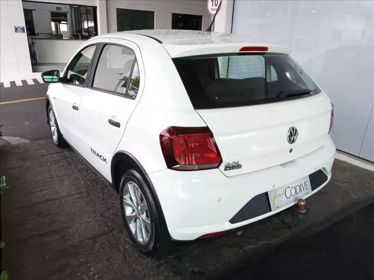 Volkswagen Gol Branco 10