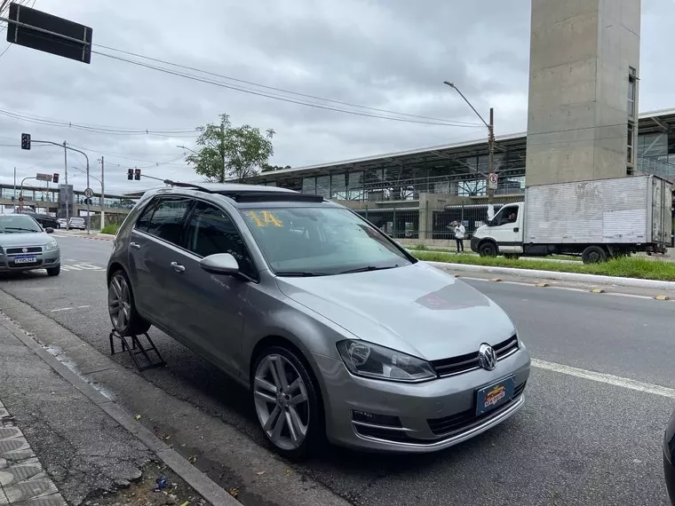 Volkswagen Golf Cinza 4