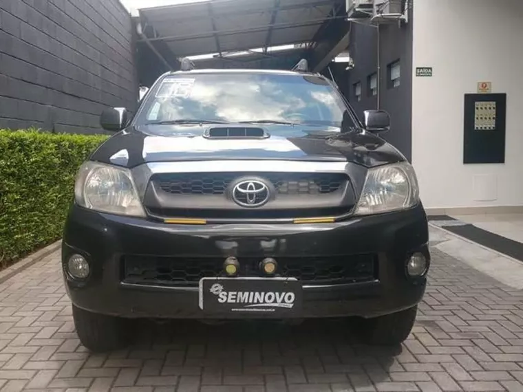 Toyota Hilux Preto 15