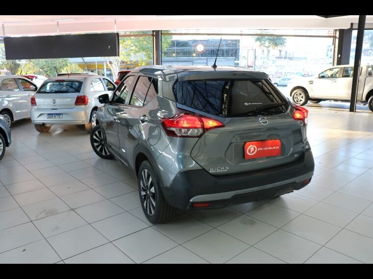 Nissan Kicks Cinza 15