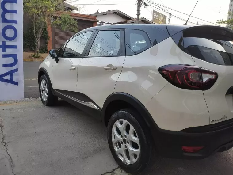 Renault Captur Bege 2