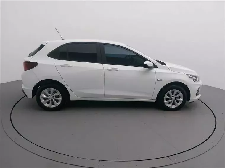 Chevrolet Onix Branco 6