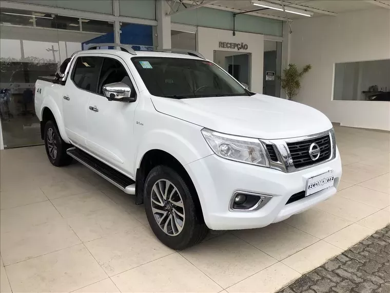 Nissan Frontier Branco 3