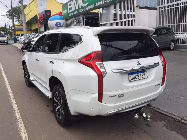 Mitsubishi Pajero Branco 11