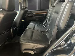 Mitsubishi Pajero Full