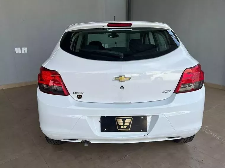 Chevrolet Onix Branco 1