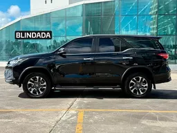 Toyota Hilux SW4
