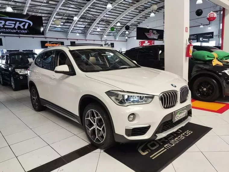 BMW X1 Branco 14