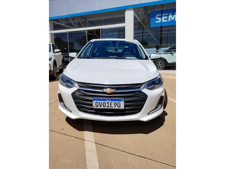 Chevrolet Onix Branco 1