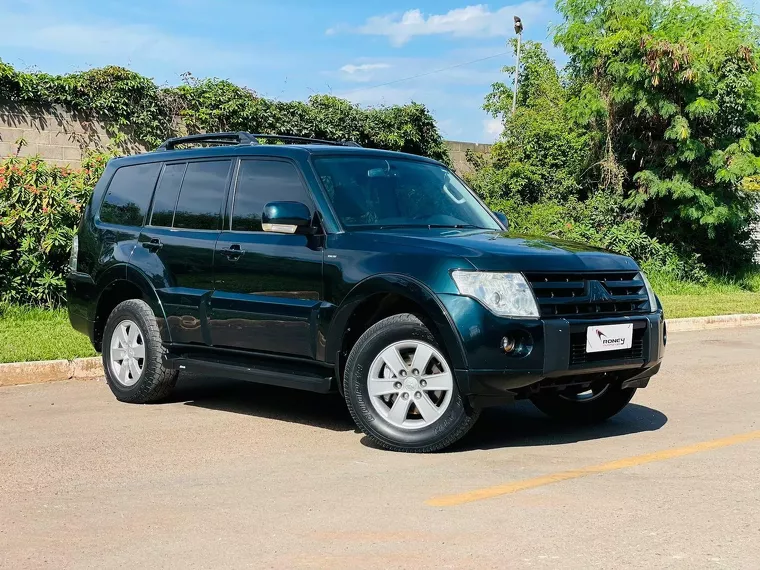 Mitsubishi Pajero Verde 3