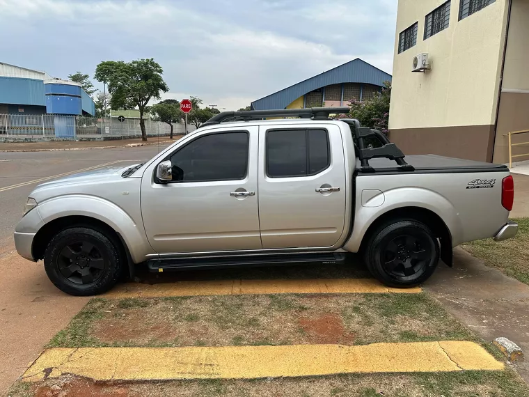 Nissan Frontier Prata 6