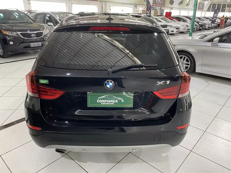 BMW X1 Preto 2