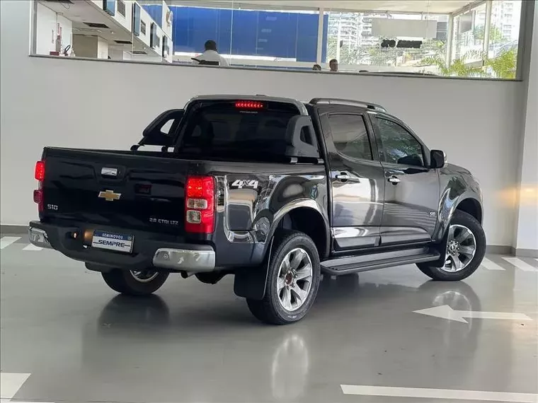 Chevrolet S10 Preto 9