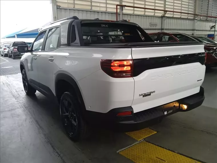 Chevrolet Montana Branco 14