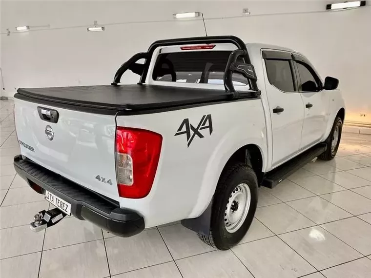 Nissan Frontier Branco 12