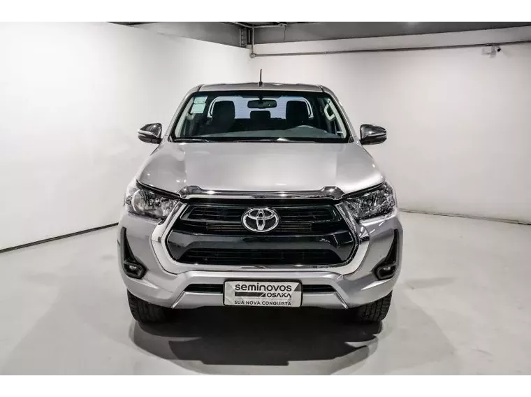 Toyota Hilux Prata 13