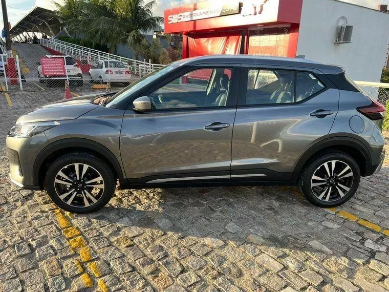 Nissan Kicks Cinza 2