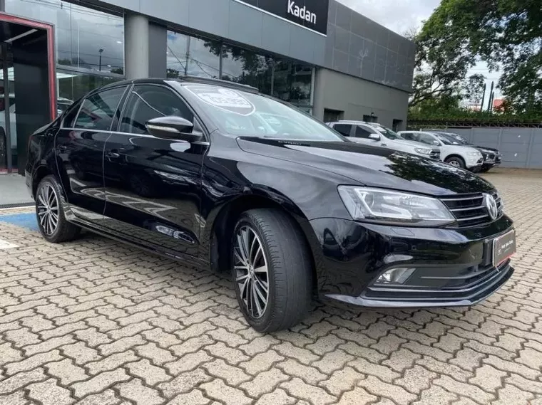 Volkswagen Jetta Preto 19