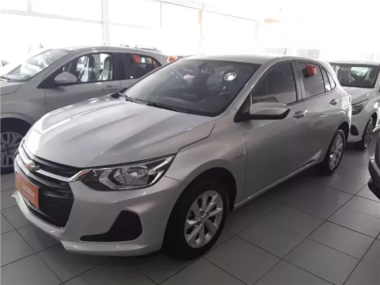 Chevrolet Onix Prata 7